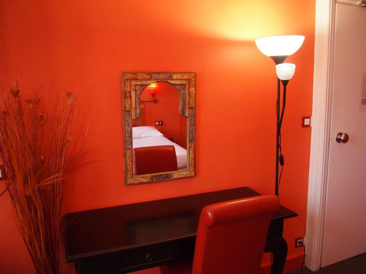Hotel Colbert Tours Bagian luar foto