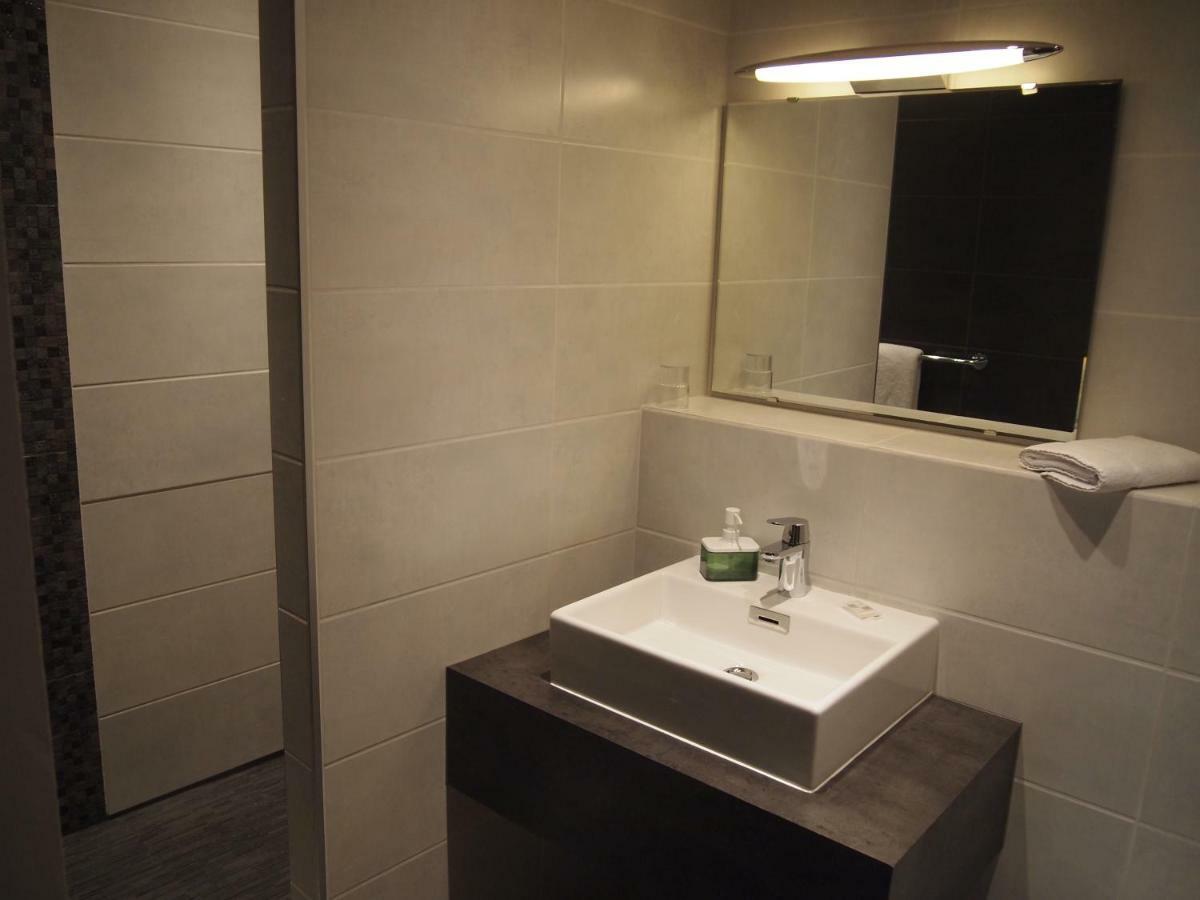 Hotel Colbert Tours Bagian luar foto