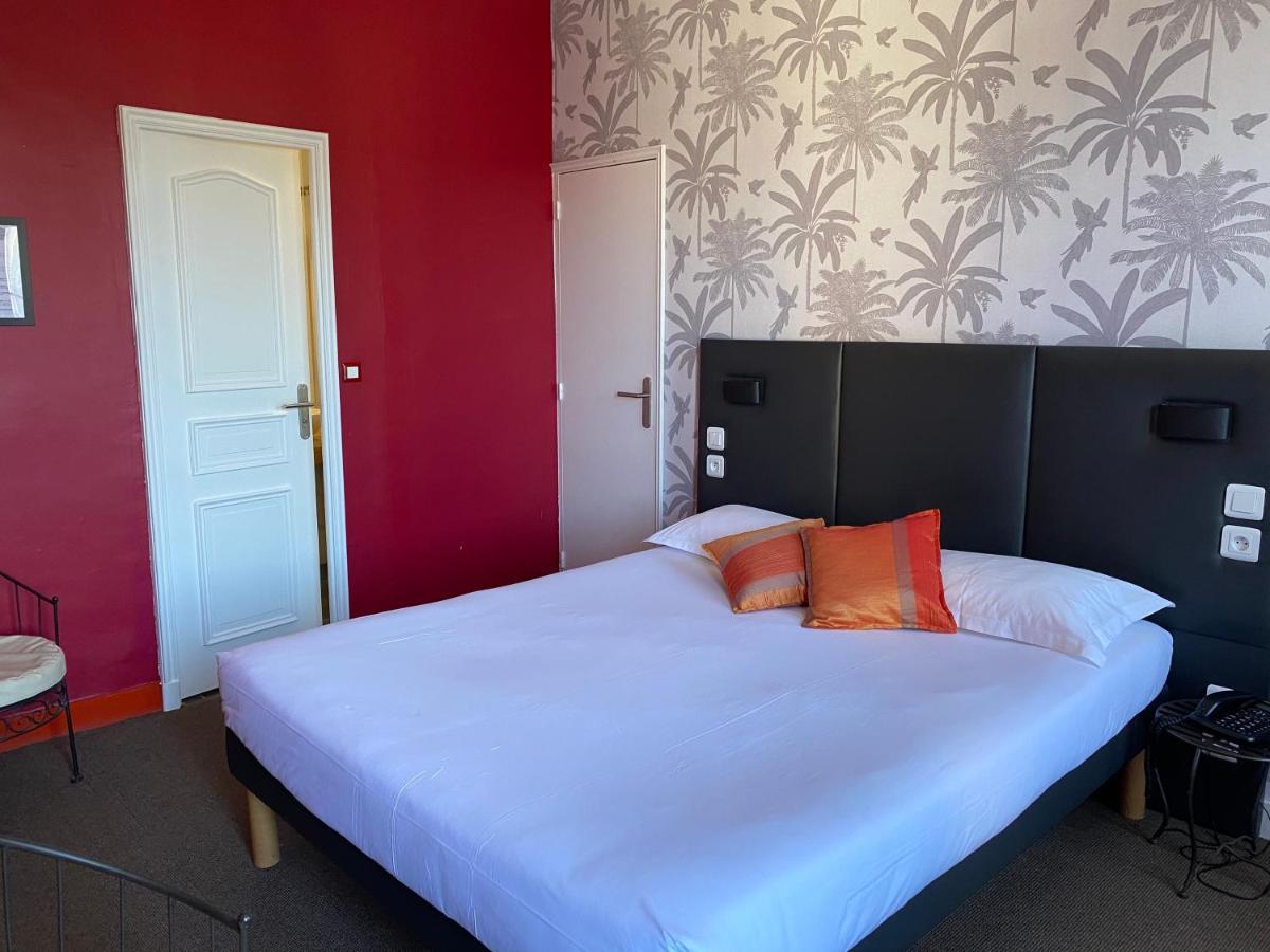 Hotel Colbert Tours Bagian luar foto