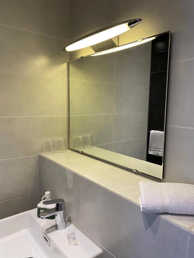 Hotel Colbert Tours Bagian luar foto