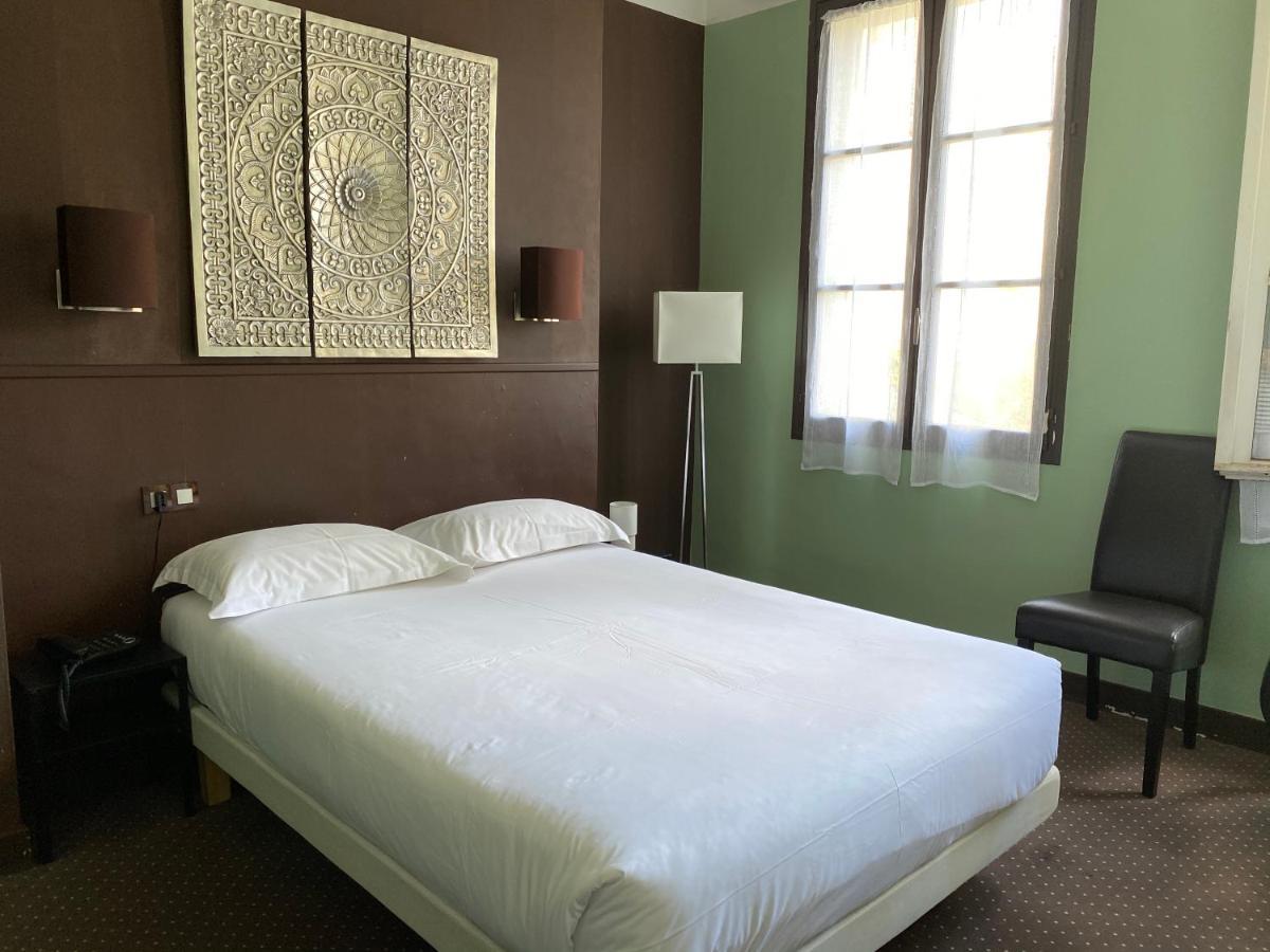 Hotel Colbert Tours Bagian luar foto